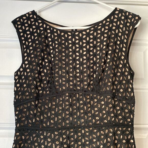 Loft Flower Pattern Eyelet Sleeveless Dress size 2 - Picture 3 of 11